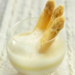 Asperges de navarre à la mousse d'asperges