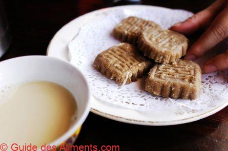 Th&eacute; au beurre de yak et tsampa