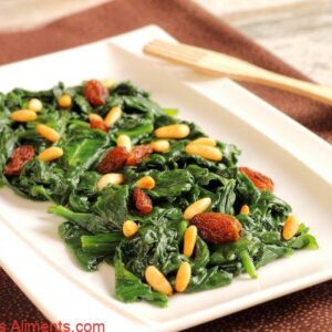 &Eacute;pinards &agrave; la catalane, aux raisins secs et aux pignons de pin