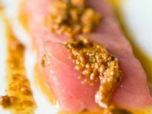 Sashimi de thon mariné au curcuma et gingembre