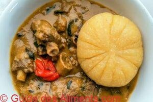Banku et Okro - soupe d'Okra