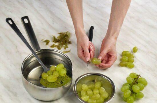 enlever la peau des raisins