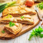 Empanada - tarte traditionnelle farcie au thon, cuisine galicienne