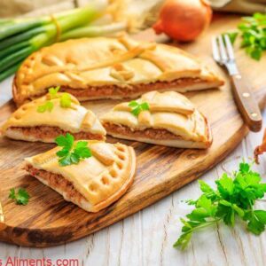 Empanada - tarte traditionnelle farcie au thon, cuisine galicienne