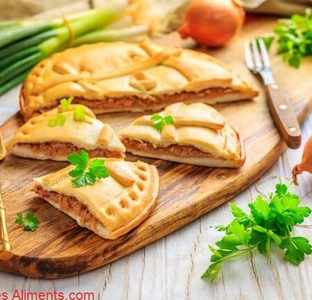 Empanada - tarte traditionnelle farcie au thon, cuisine galicienne