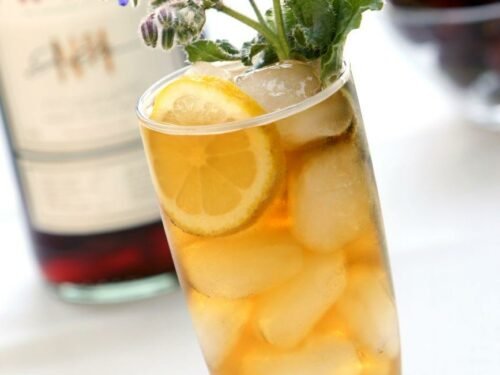 Le Pimm's Cup est un cocktail tr&egrave;s rafra&icirc;chissant et parfait pour les journ&eacute;es chaudes d'&eacute;t&eacute;. Il est tr&egrave;s populaire en Angleterre, o&ugrave; il est souvent servi lors des &eacute;v&eacute;nements sportifs, des garden-parties et des barbecues.