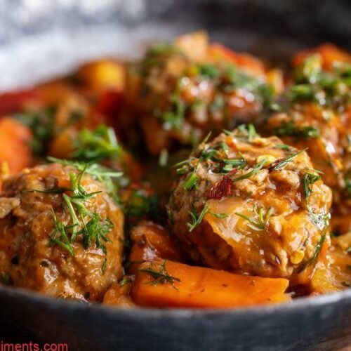 Boulettes de viande aux l&eacute;gumes et &agrave; la sauce tomate