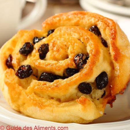 petits pains roulés, ou roulés (sweet roll en anglais)