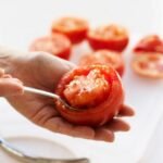 Évider les tomates