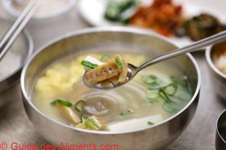 Pugok fait maison (soupe de morue séchée coréenne)
