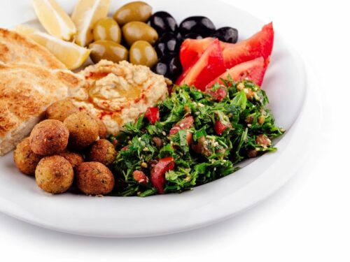 Assiette de mezze m&eacute;diterran&eacute;ens fait maison