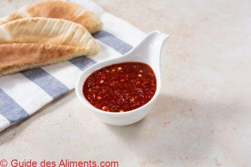 shatta rouge, avec du pain pita