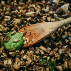 Duxelles de champignons au beurre persill&eacute;