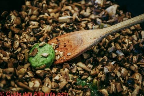 Duxelles de champignons au beurre persillé
