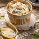 Beurre de truffe maison à l'huile d'olive et au sel noir