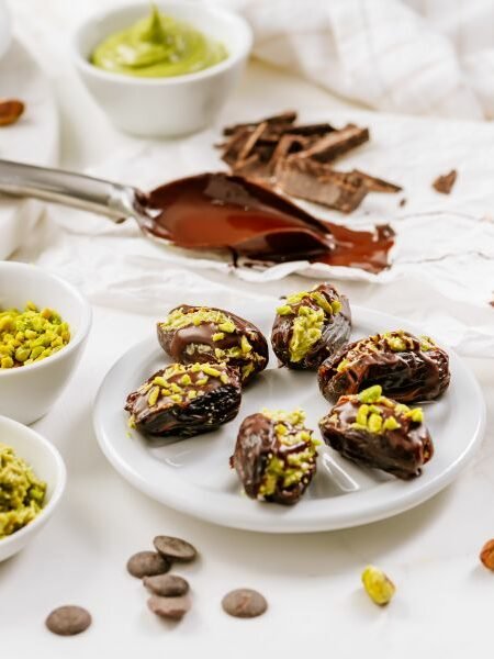 dattes fourrées à la mousse à la pistache