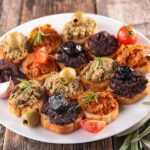 canapés assortis aux 3 tapenades