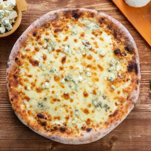 Pizza quattro formaggi