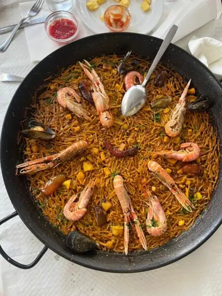 Fideuà valenciana