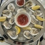 Plateau d’huîtres, sauce mignonette