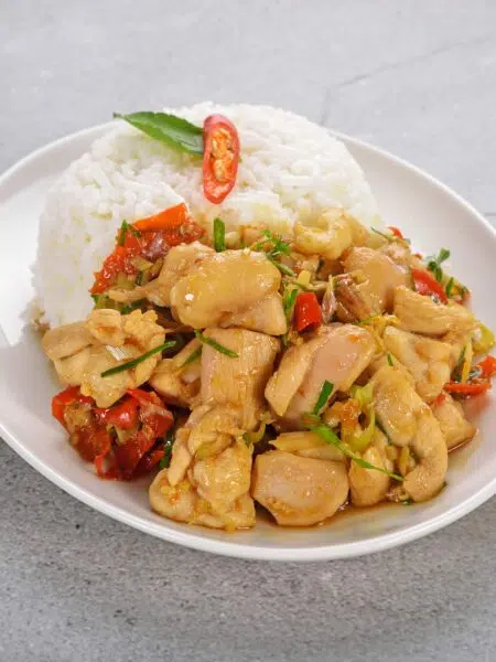 Poulet sauté à la citronnelle
